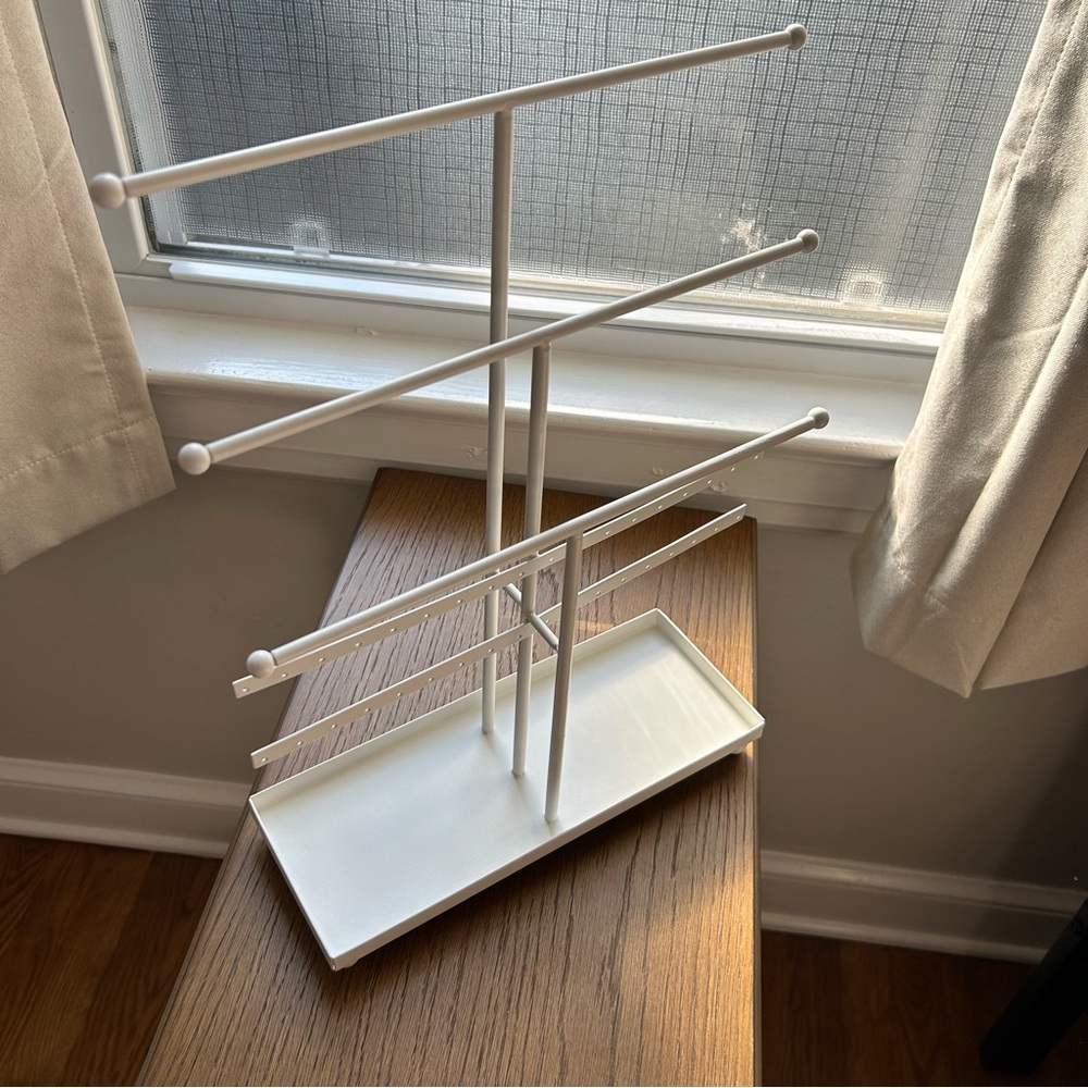 Jewelry Stand & Organizer
